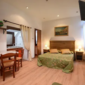 https://at-1-minute-from-san-marco-square.hotelslidodijesolo.com